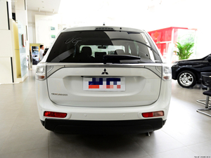 มิตซูบิชิ เอาท์แลนเดอร์ ปี 2020 เครื่องยนต์ 2.4 ลิตร ขับเคลื่อน 4 ล้อ รุ่น Luxury Edition รถ SUV ขนาดกะทัดรัด ไมล์น้อย มีจำหน่ายแล้ว - Product Image 6