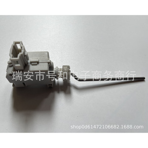 มือจับฝาถังน้ำมัน Volkswagen รุ่น 6Q6810773 ทำจากพลาสติก สำหรับ Polo ปี 2002-2010 - Product Image 5