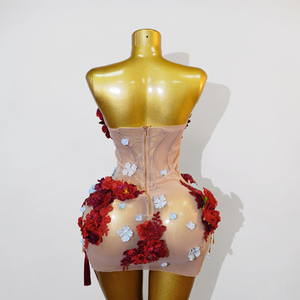 Minigonna da palcoscenico rossa con gru floreali 3D, in rete trasparente, con spalle scoperte, per Drag Queen e Showgirl - Product Image 5