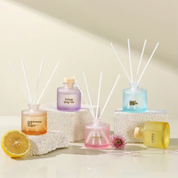 Diffuseur d'huiles essentielles sans alcool artisanal, frais d'été, pour l'aromathérapie, avec un design cylindrique, désodorise les toilettes intérieures