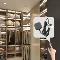 Lumière d'armoire intelligente à LED 2,5 cm avec variateur d'intensité, détection par balayage manuel, capteur tactile intégré pour panneau en bois