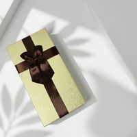 Caja de Regalo Rectangular Larga Verde Lima Pálido al por Mayor con Textura de Tela de Hierba y Lazo de Satén Marrón Chocolate Oscuro - Suministro a Granel