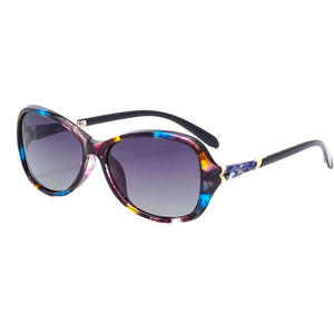 Gafas de Sol Polarizadas para Mujer D8812, Protección UV400, Marco de Metal TR, Lentes TAC Antideslumbrantes, Color Negro C1, para Conducir al Aire Libre y Protegerse del Sol - Product Image 3