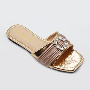 Nouvelles Sandales Plates <span class=keywords><strong>Femme</strong></span> Tendance, Claquettes et Chaussures à Cristaux pour Dames, Vente en Gros Usine, <span class=keywords><strong>Meilleur</strong></span> Prix, Sandales <span class=keywords><strong>de</strong></span> Loisirs pour Femmes - Product Image 2