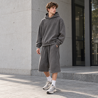 Ensemble sweat à capuche et short IKDEER personnalisé, délavé, avec ourlet effiloché et motif étoile, tenue deux pièces pour homme, idéal pour le quotidien et le streetwear