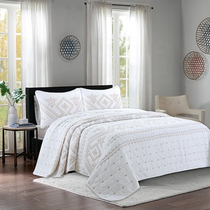 Matrimonio bianco 3 pezzi King Size ricamo reversibile set di biancheria da letto di lusso in cotone - Product Image 1