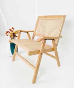 Silla plegable moderna de bambú con tejido de ratán para uso en el salón - Product Image 2