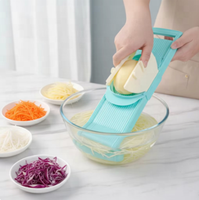 Premium handmatige plastic PP 2-in-1 groentemandoline-snijder 3,0 mm grote julienne-snijder met veiligheidsbescherming, vaatwasserbestendig