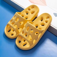 Pantoufles de maison pour hommes et femmes Chaussures de bain d'intérieur douces et confortables pour la douche