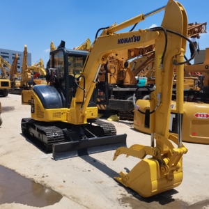 Mini-excavatrice sur chenilles Komatsu PC55MR d'occasion, 5,2 tonnes, rotation zéro, d'origine japonaise, à vendre - Product Image 2