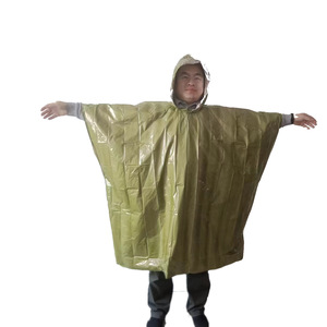 Poncho de pluie d'urgence pour l'extérieur, matériau PE, orange, imperméable, pour une personne, équipement de survie portable - Product Image 1