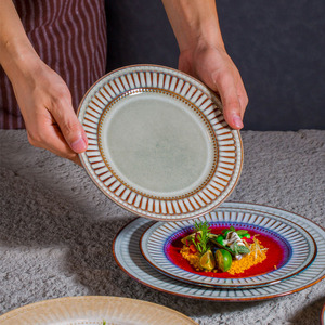 Piring Steak Porselen Bentuk Bulat dengan Relief Vertikal, Piring Datar Berlapis Keramik untuk Sajian Sushi dan Hidangan Penutup - Product Image 1