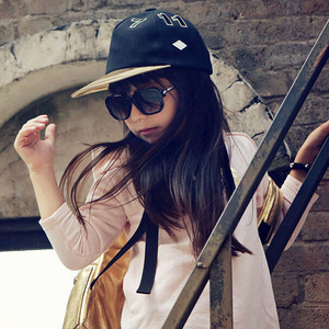 Vêtements pour enfants à imprimé floral, style coréen, ensemble sportif en coton pour enfants, vente en gros en ligne - Product Image 3