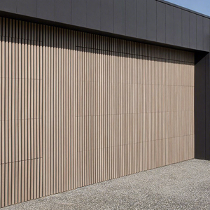 <span class=keywords><strong>Porte</strong></span> <span class=keywords><strong>de</strong></span> <span class=keywords><strong>garage</strong></span> moderne électrique horizontale en aluminium à grille bois, finition roulante, vente directe usine pour villas et maisons - Product Image 1