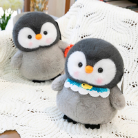 Peluche réaliste de pingouin avec un design de forme authentique, une poupée en peluche authentique pour collection et décoration