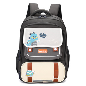 Sac à dos multifonctionnel en polyester imperméable de haute qualité pour filles, style dessin animé tendance pour l'école et la maternelle, élégant pour les étudiantes - Product Image 2