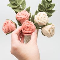 Bouquet de fleurs artificielles en feutre de Offre Spéciale Boules de fleurs feutrées Fleurs artificielles multicolores lavables pour la décoration de la maison ou de l'événement