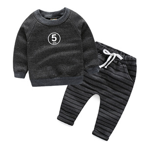 Lots de sweats à capuche et ensembles de vêtements de marque pour enfants pour Taobao - Product Image 4