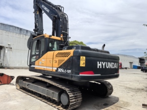 Excavatrice sur chenilles Hyundai 305LC-9T d'occasion, d'origine Corée du Sud, faible consommation de carburant, bon état, pour travaux de construction lourds, complète - Product Image 2