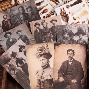 JAI IMAN Kit di <span class=keywords><strong>Carta</strong></span> <span class=keywords><strong>per</strong></span> <span class=keywords><strong>Decoupage</strong></span> con 32 Fogli e 32 Adesivi in Stile Fotografico Vintage dell'Era Vittoriana - Product Image 1
