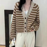 Nouvelle Collection Automne/Hiver 2026 - Cardigan Élégant en Mohair Doublé de Laine à Motifs Floraux pour Femme, Veste Tricotée Rayée à Col en V et Couleurs Contrastées