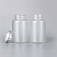 Bouteille en verre givré personnalisée de 100 ml à 500 ml avec impression sur écran, bouchons à vis de couleur personnalisée, logo personnalisé pour l'emballage alimentaire