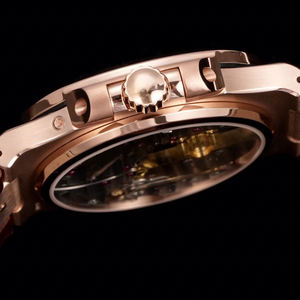 Montre exclusive pour homme avec boîtier en or rose brossé, bracelet en cuir d'alligator brun foncé, plusieurs cadrans noirs, chronographe phase de lune - Product Image 3