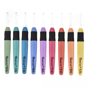 Ganchos <span class=keywords><strong>de</strong></span> ganchillo <span class=keywords><strong>con</strong></span> <span class=keywords><strong>luz</strong></span> <span class=keywords><strong>LED</strong></span> <span class=keywords><strong>de</strong></span> 2,5-6,5mm, herramienta <span class=keywords><strong>de</strong></span> <span class=keywords><strong>agujas</strong></span> <span class=keywords><strong>de</strong></span> tejer portátiles, mango suave cómodo, <span class=keywords><strong>agujas</strong></span> <span class=keywords><strong>de</strong></span> tejer <span class=keywords><strong>de</strong></span> hilo <span class=keywords><strong>de</strong></span> estilo Simple - Product Image 4