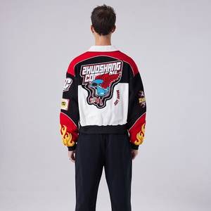 Jaqueta de Corrida com Estampa de Chamas para Homens, Estilo Streetwear Americano, Jaqueta Cargo Solta com Bordado em Cores Vermelha, Preta e Branca - Product Image 4