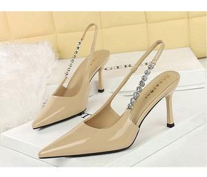 2025 nuovi sandali di strass di cristallo nero lucido scarpe da donna <span class=keywords><strong>tacchi</strong></span> a punta Slingback - Product Image 6