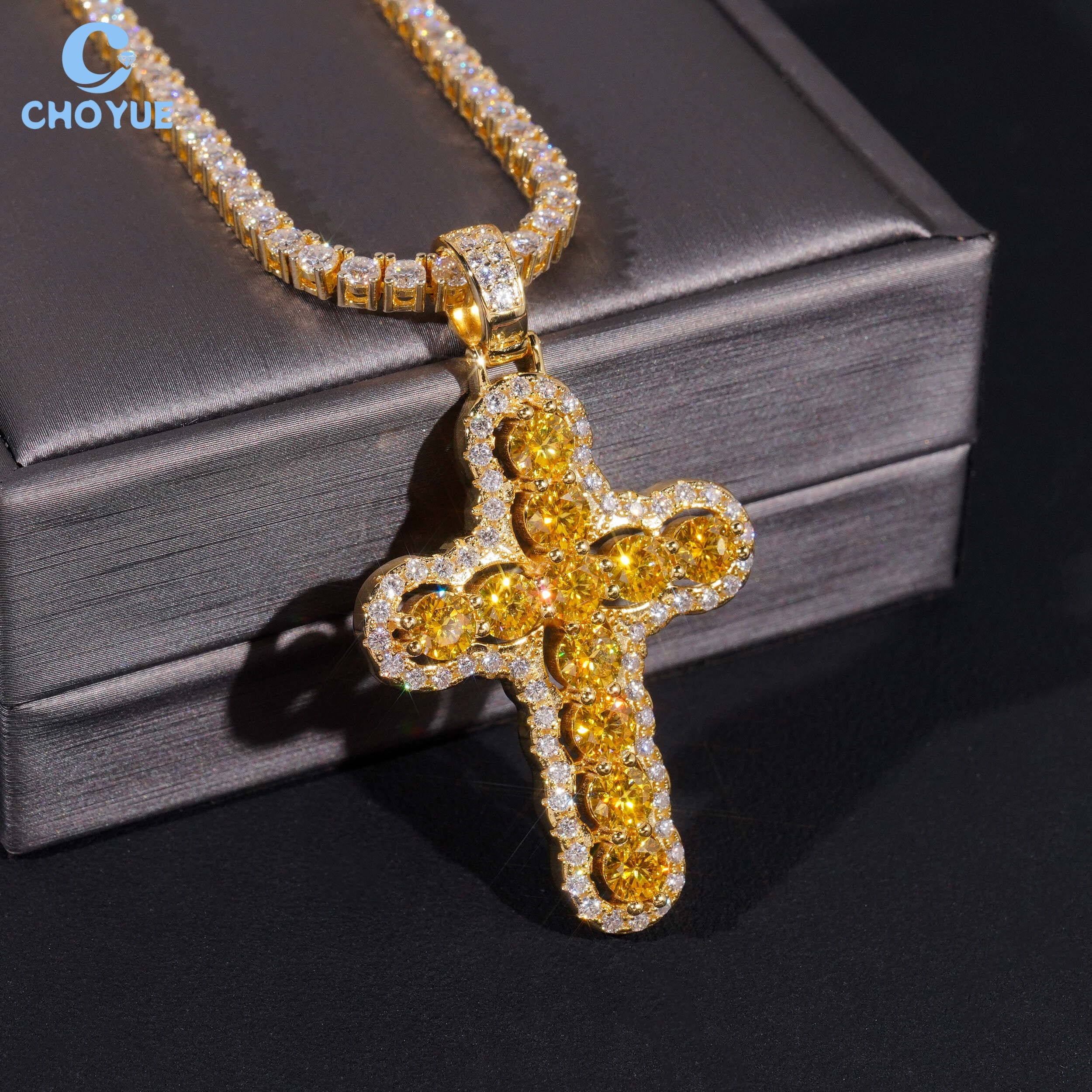 Gold Fanta moissanite