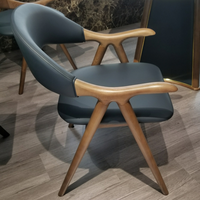 Chaises de salle à manger minimalistes nordiques modernes avec dossier en bois massif en cuir pour la maison, la cuisine, l'hôtel, le café et la table.