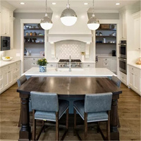 Meubles de cuisine fonctionnels sur mesure pour projets d'appartements et de cuisines résidentielles