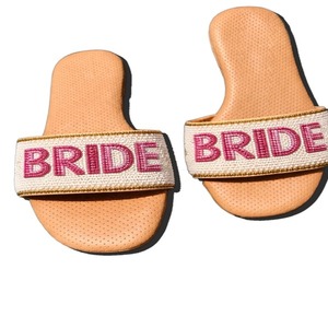 Sandales plates ethniques faites à la main pour femmes, ornées de perles, confortables et élégantes – Vente en gros - Product Image 2