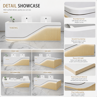 Comptoir de réception carré moderne et durable en bois blanc veiné avec éclairage LED latéral, logo personnalisé, pour salon de beauté et hôtel