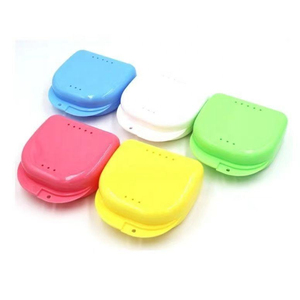 Estuche de Plástico Blanco y Azul para Retenedor Dental con Logotipo Personalizado, Soporte para Alineadores Ortodónticos y Protector Bucal - Product Image 4