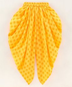 Tenue ethnique élégante pour filles Twisha, haut à motif personnalisé associé à un pantalon dhoti imprimé en rouge et jaune (6 mois à 14 ans) - Product Image 4