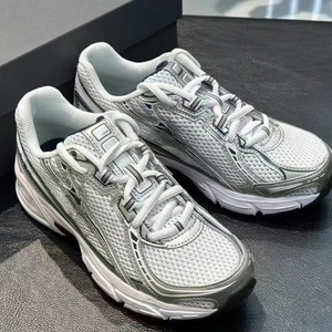 Nouveau modèle de chaussures de marche sportives légères sur mesure en gros, chaussures de sport tendance pour hommes et femmes - Product Image 3