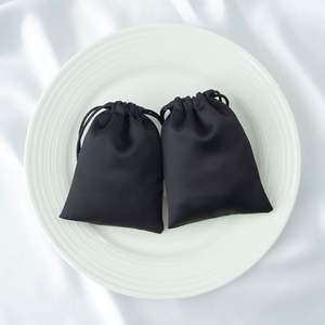 Атласная тканевая сумка на шнурке, Пыленепроницаемая сумка для ювелирных изделий, настраиваемый логотип для ювелирных изделий с розовым белым логотипом - Product Image 6