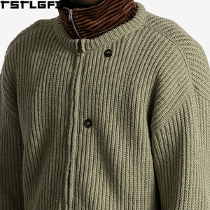Cardigan Zippé Homme OEM/ODM Vert Sauge Boutons Asymétriques Trous pour les Pouces Streetwear Pulls Homme Fabricants Vente en Gros - Product Image 4