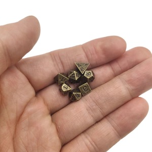 Logo personnalisé 6mm métallisé D & D Mini jeu de dés polyédriques DND Donjons et dragons Dés en métal pour jeux de société et jeux de rôle - Product Image 4