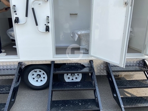 Toilettes et douche portables de luxe, design moderne pour le camping en plein air, pour les écoles et les parcs - Product Image 5