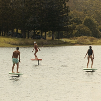 Planche hydrofoil électrique E-foil en fibre de carbone, planche de surf motorisée avec télécommande sans fil EFoil pour la mer, la rivière, le lac, divertissement aquatique