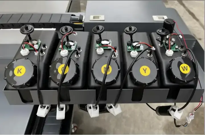 3D-Flachdruckmaschine Automatischer RICOH GEN6-Kopf-Aufkleberbildschirm UV-DTF-Drucker
