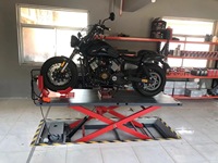 Dongkrak Gunting Motor 400kg Silinder Tunggal Hidrolik Tinggi Maksimum 115cm Bersertifikasi CE Penggerak Listrik untuk Bengkel Motor 220V