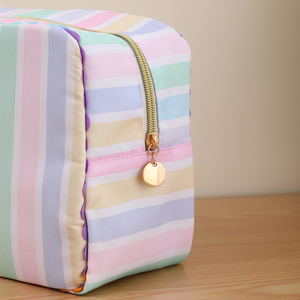 Trousse de Maquillage Personnalisée pour Femme <span class=keywords><strong>en</strong></span> Toile Colorée, Sac Cosmétique de Voyage Rayé Tendance avec Fermeture Éclair et Volants - Product Image 6