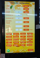 Automatische versgeperste sinaasappelsap-automaat met slim 21,6-inch touchscreen en betaling via munt, contant geld en kaart.