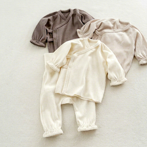 Conjunto de Envoltura para Recién Nacido Dear Cotton – Top y Pantalones Cortos para Bebé - Product Image 1