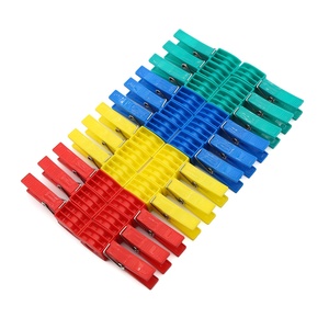 Fabrication de pinces à vêtements en plastique colorées de haute qualité avec poignée souple - Product Image 3