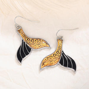 Orecchini Pendenti Eleganti a Forma di Ali in Argento 925 Placcato Oro 22k con Cristalli Vintage e Strass, per Uso Quotidiano Femminile - Product Image 4